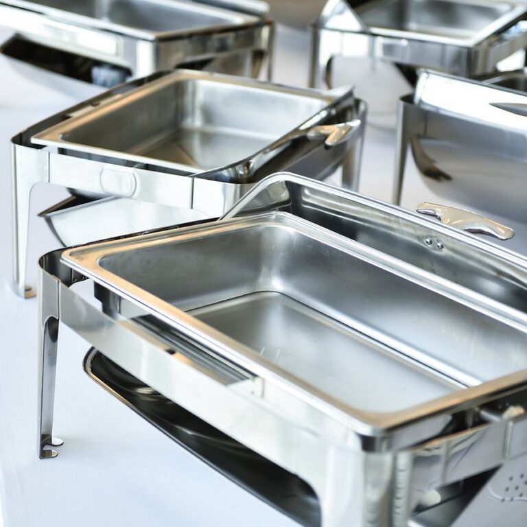 Chafing Dishes aus Edelstahl